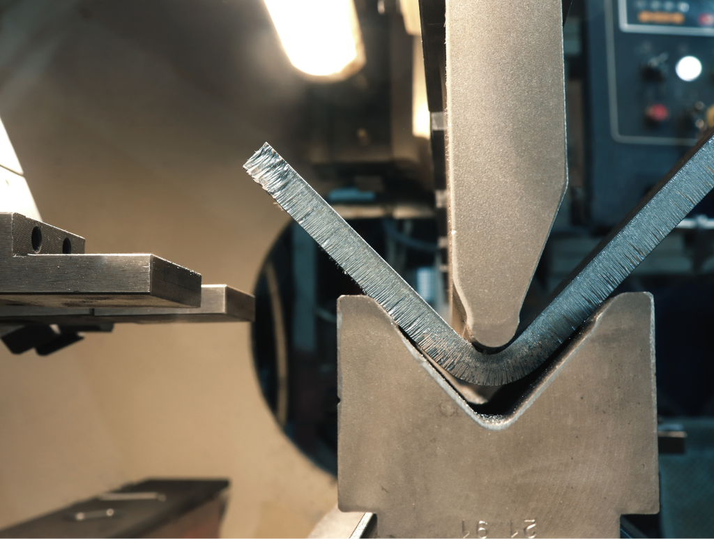 Cięcie i gięcie na produkcji w czasie rzeczywistym